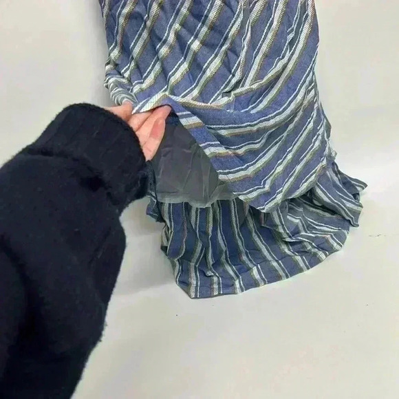 Parsley, in stage size small Octavia dress - Picture 5 of 13